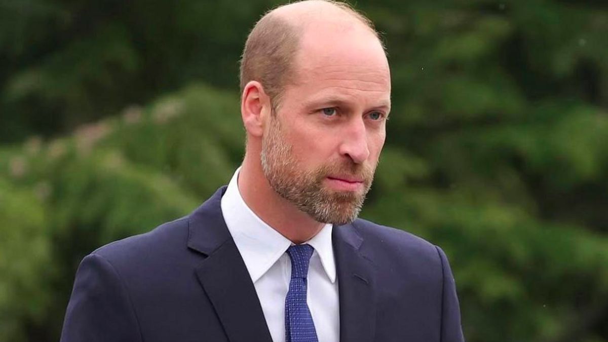 Encore une fois, la célébration de l'Aston Villa, le prince William refuse un appel entrant