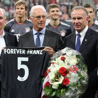 德国传奇人物弗朗茨·贝肯鲍伊尔(Franz Beckenbauer)的迷恋世界足球