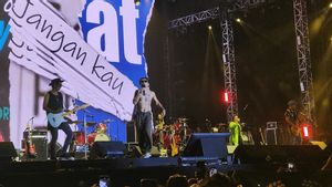 Slank وأطفال Potlot يقدمون التهاني للهادئ Imanez