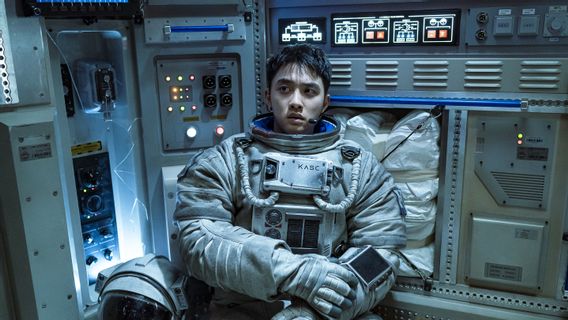 映画「月:韓国人宇宙飛行士の緊張した楽しい救助」のレビュー