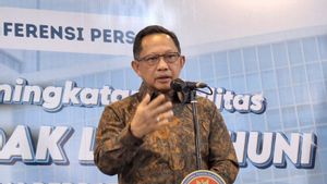 Mendagri Dorong Gubernur Bebaskan Pajak Kendaraan Listrik
