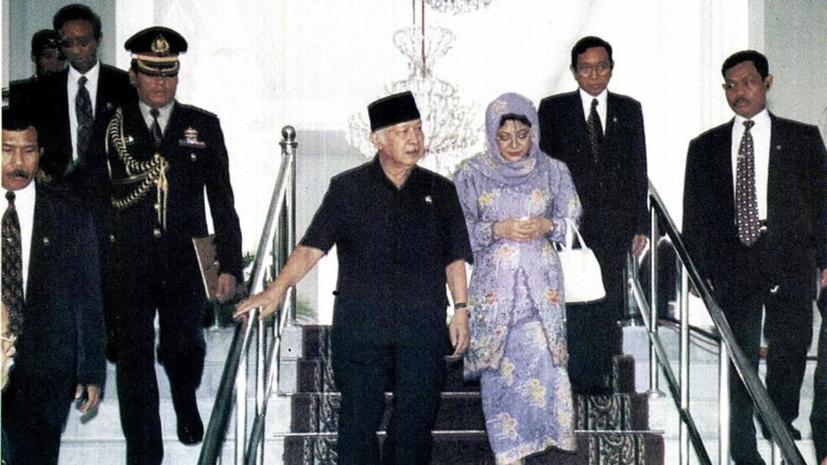 Momen 25 Tahun Reformasi: Keluarga Cendana Minta Soeharto Mundur
