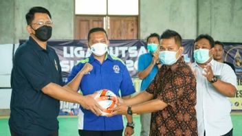Warta Sleman: Askab PSSI Sleman Menggelar Liga Futsal Pertama Kali Di Indonesia 