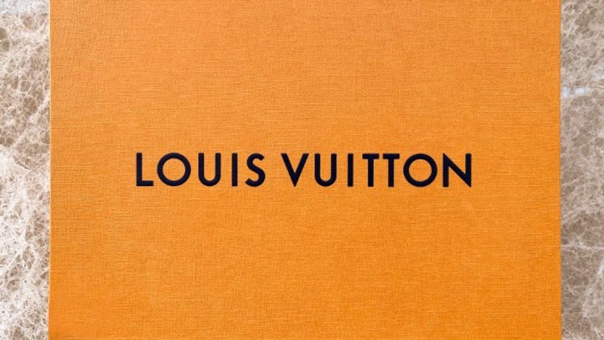 Ketika Louis Vuitton Bakal Dijadikan Pakaian Dinas DPRD Tangerang