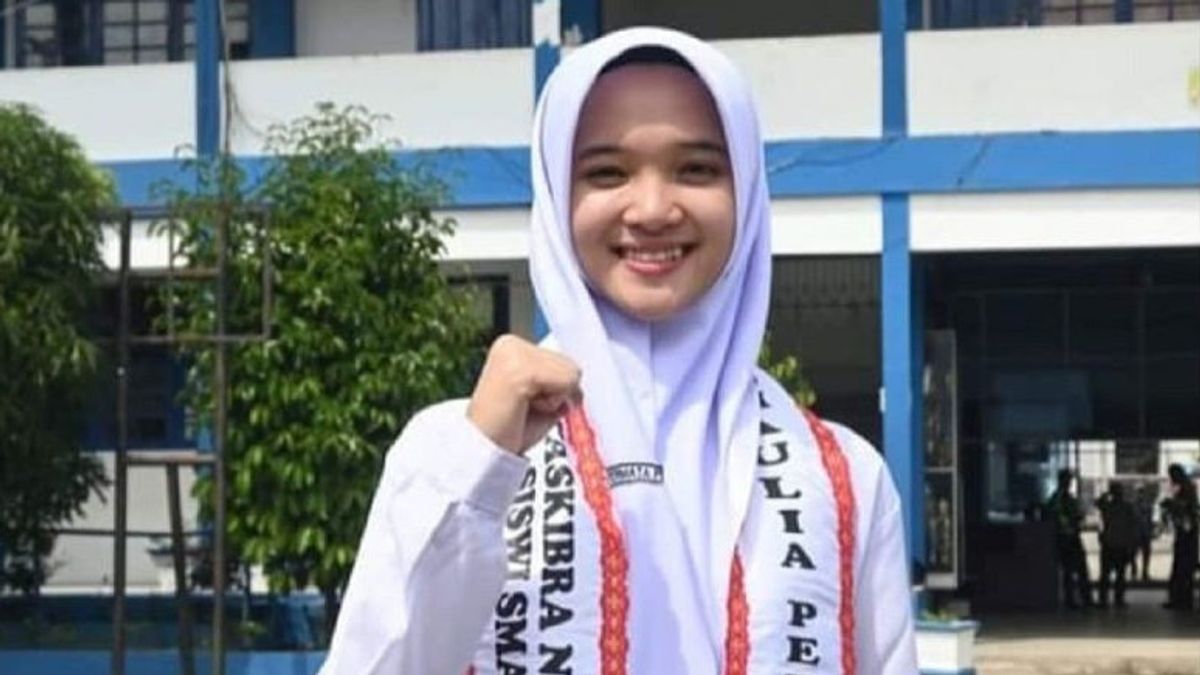 This Is Maulia Permata Putri, A Beautiful Student From SMAN 1 Solok Who Carries The 79th Anniversary Of The Republic Of Indonesia's Flag At IKN