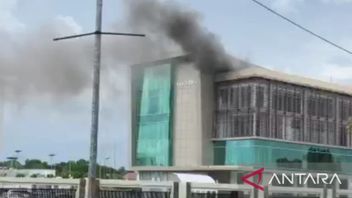 Kebakaran Gedung Rektorat Politeknik Pariwisata Palembang, Delapan Mobil Pemadam Diterjunkan 