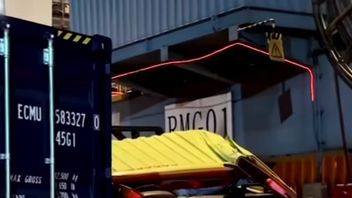 Le chauffeur d'un camion critique a été heurté par un conteneur de 40 pieds au port de Tanjung Priok