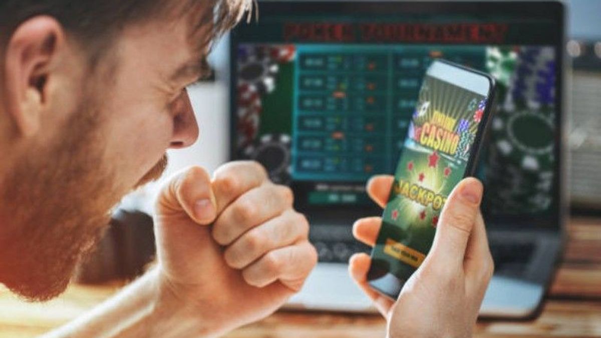 南ランプンの住民に、オンラインギャンブル事件を見つけた場合は報告するよう依頼する、警察:懲役6年の判決の脅威