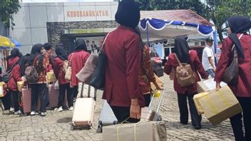 Residents Start Filling Pangkalbalam Port Babel Ahead of Christmas Holiday 2025