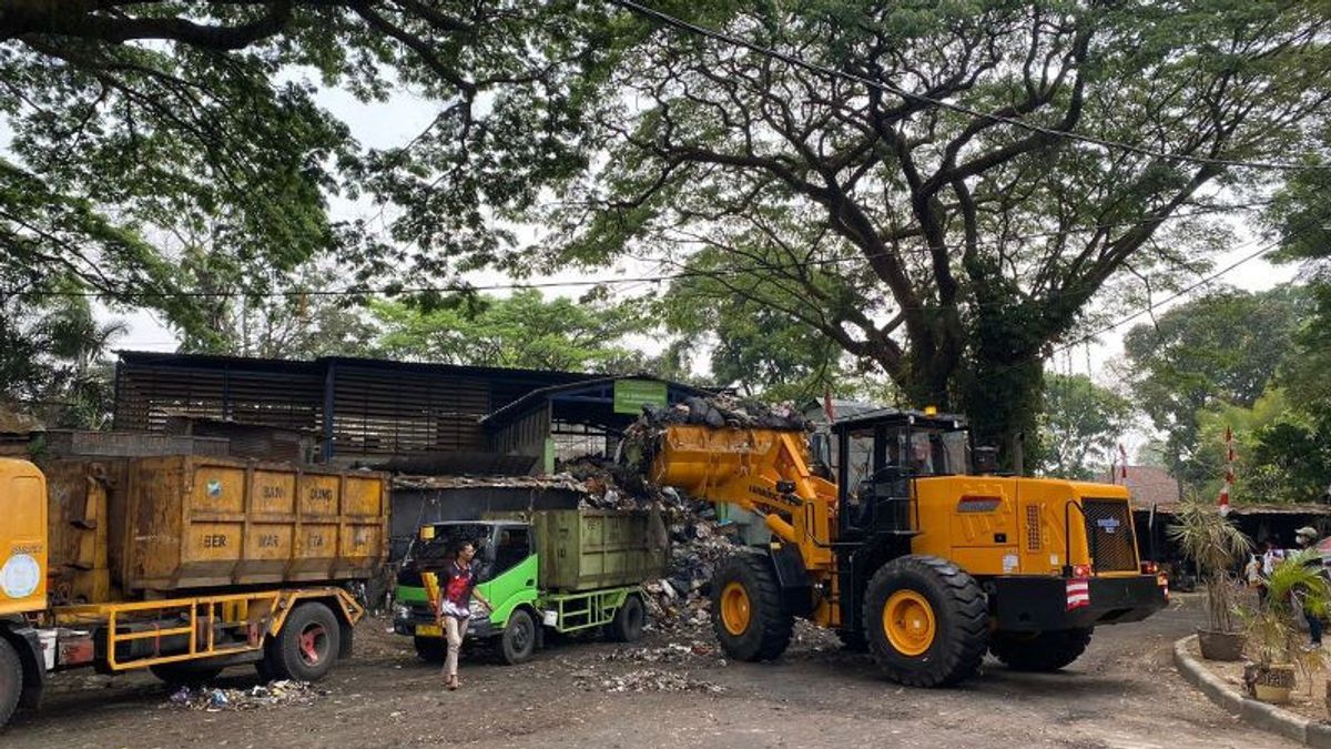 Pemkot Sebut Sampah Kota Bandung Masuk ke TPA Sarimukti Berkurang Jadi 400 Ton per Hari