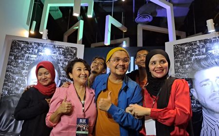 Menangis Saat Buka Konser Blue, Indra Bekti Terharu dengan Sambutan Penonton