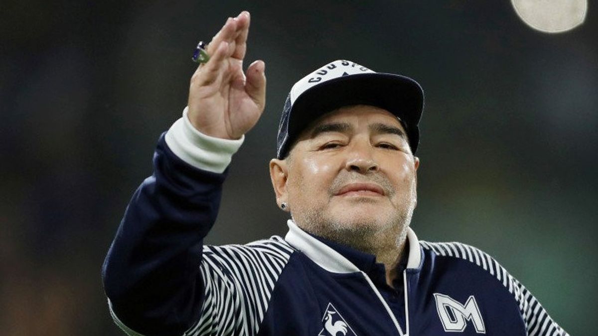 Pekerja Pemakaman Dipecat Usai Berfoto di Samping Jenazah Diego Maradona