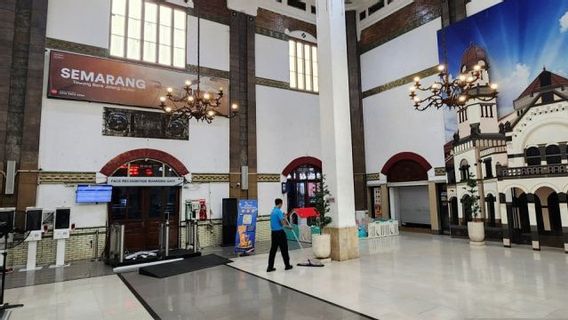 洪水スルト、スマラン駅出発列車が運行を再開