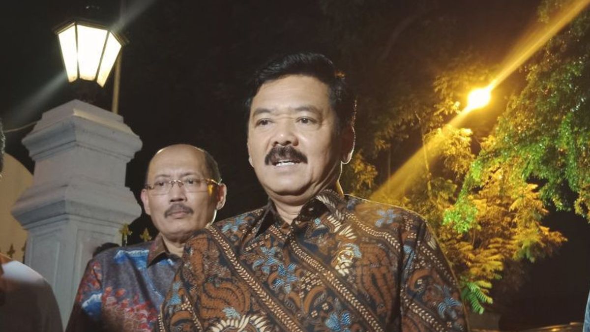 Le ministre polhukam Hadi Tjahjanto Sambangi Keraton demande la prière du sultan HB X