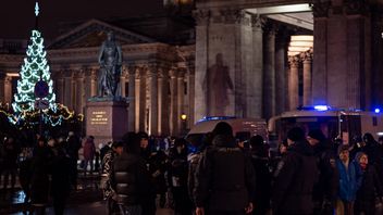 ana!La chanteuse anti-Kremlin, Diana Loanova, arrêtée par la police russe après avoir été libérée de la prison