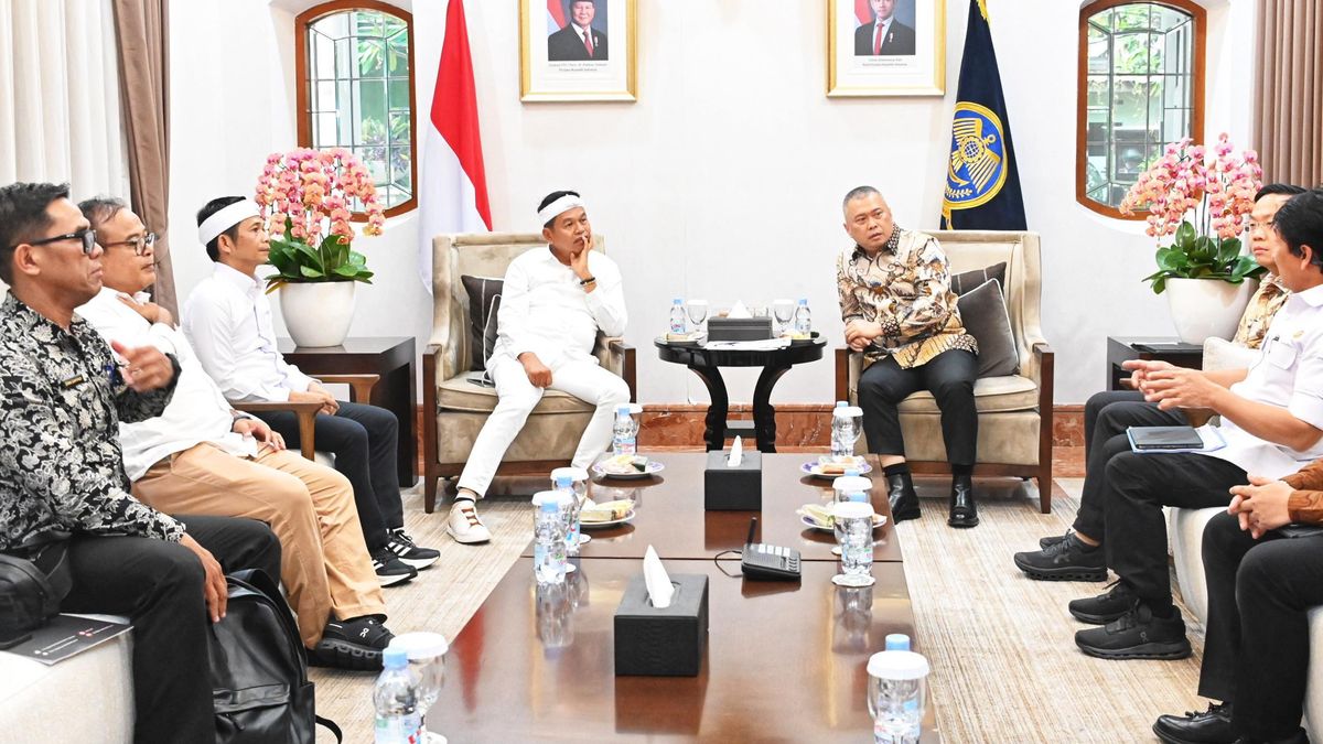 Minister Of Transportation Dudy Meets Governor Dedi, Discusses Greater Bandung LRT To Kertajati Airport
