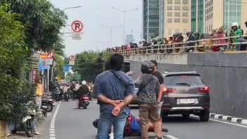 Sopir Ojol Tantang YouTuber Bertubuh Besar Larang Polisi Pakai Sirine ‘Tidak Jelas’ di Jalanan