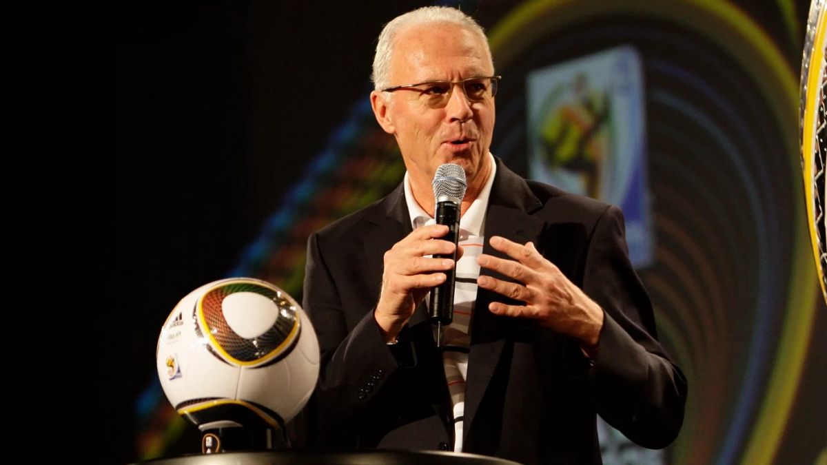 国际足联向Franz Beckenbauer致敬