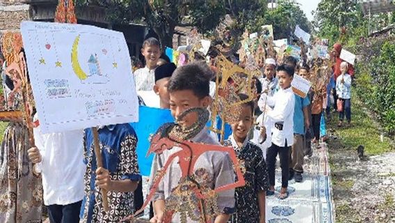 Bringing Wayang Kulit, Hundreds Of Boyolali Students Hold Carnivals Welcoming Ramadan 1444