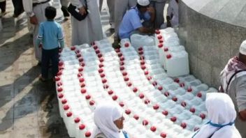 90 Thousand Galon Air Zamzam Additional For Hajj Pilgrims Has Been Sent To Indonesia