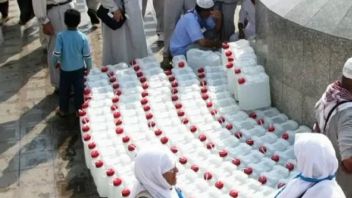 90 Ribu Galon Air Zamzam Tambahan untuk Jemaah Haji Sudah Dikirim ke Indonesia 