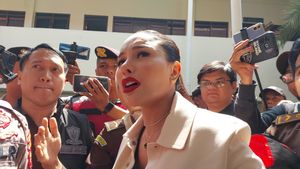Nikita Mirzani Bantah Kesaksian Reza Gladys: Banyak Mengarangnya!