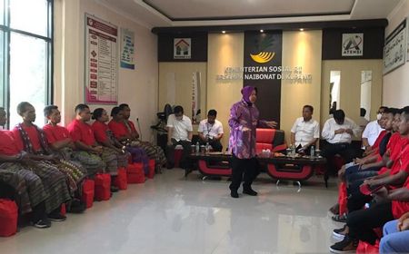 Mensos Risma Susun Program Pemberdayaan untuk Korban TPPO di NTT