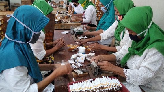 Yayasan Lentera Anak: Selama Harganya Murah, Anak-Anak Masih Bisa Beli Rokok