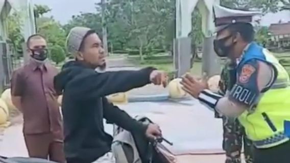 Dicegat Polisi saat Razia Masker, Pemotor di Riau Tertangkap dan Marah-marah 