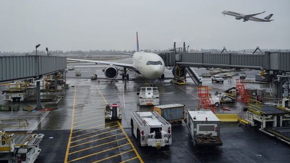 Syarat Terbaru Naik Pesawat di Bandara AP II Selama PPKM Jawa-Bali 