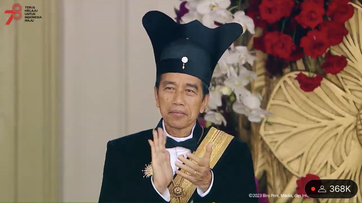 Pimpinan Upacara Kemerdekaan, Presiden Jokowi Kenakan Baju Adat Keraton Surakarta