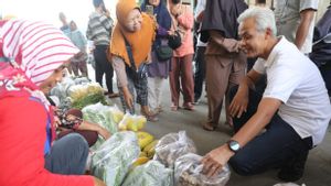 Cek Pasar dan Harga Kebutuhan Masyarakat, Ganjar: Stok Aman dan Harga Stabil