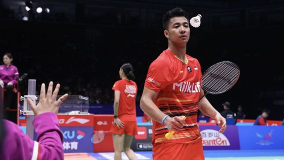 China Masters 2023: Mixed Doubles Joining In Lifting Suitcases