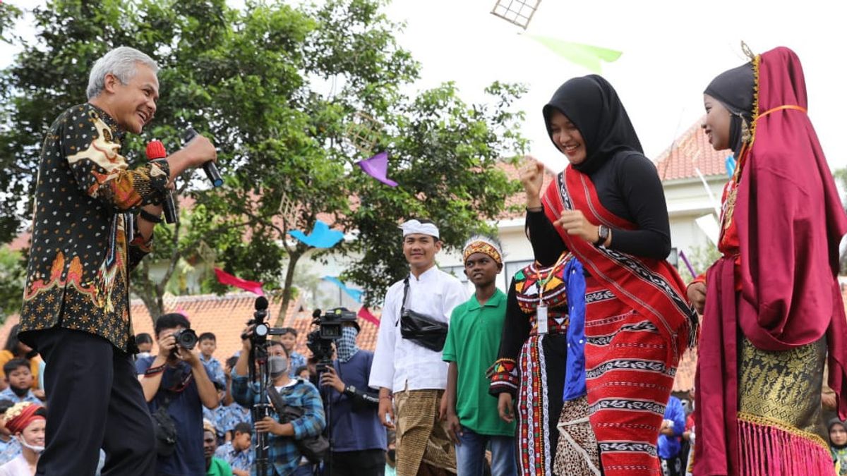 Ganjar Pranowo Suddenly Director Gemu Fa Mire At Borobudur Student Festival