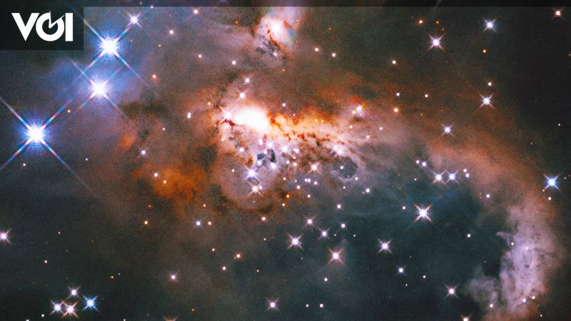 Hubble Telescope Captures Unique View of the Snowman Nebula