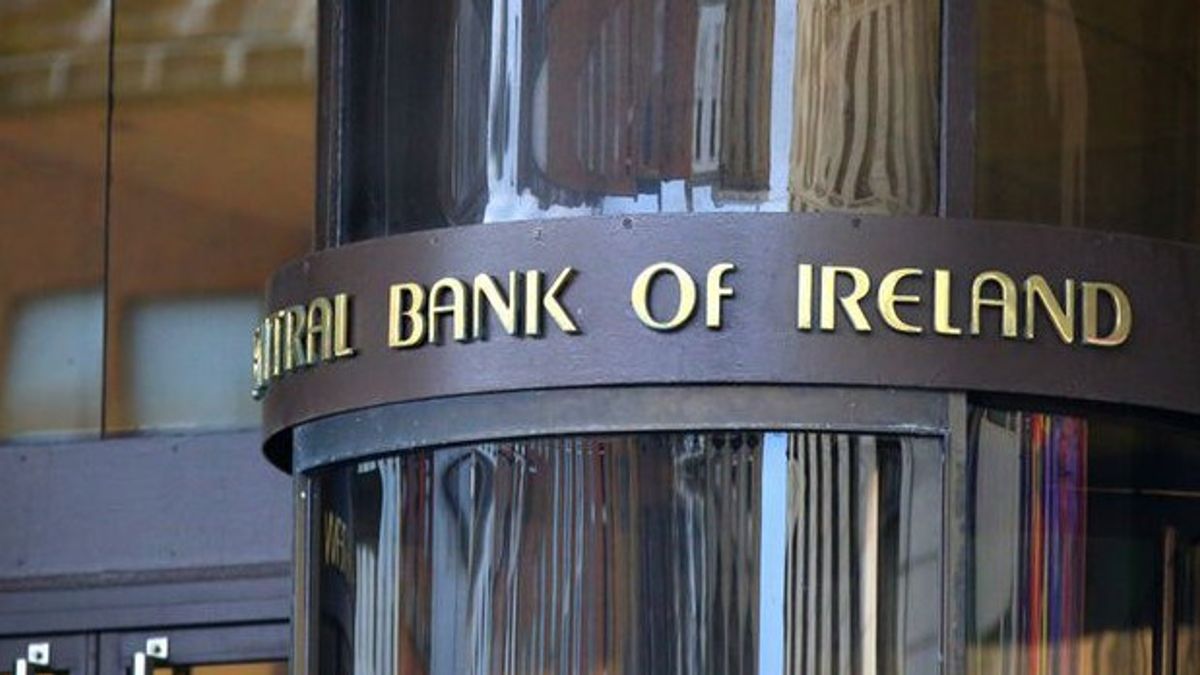 Governor of the Central Bank of Ireland Bans Crypto Ads Specifically Targeting Youths