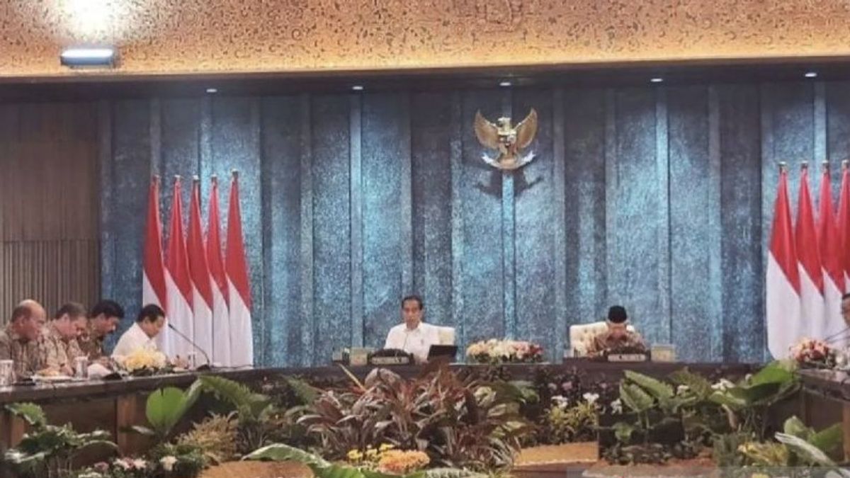 Jokowi Asks Local Governments To Invest In Developing Green Energy Mass Transportation