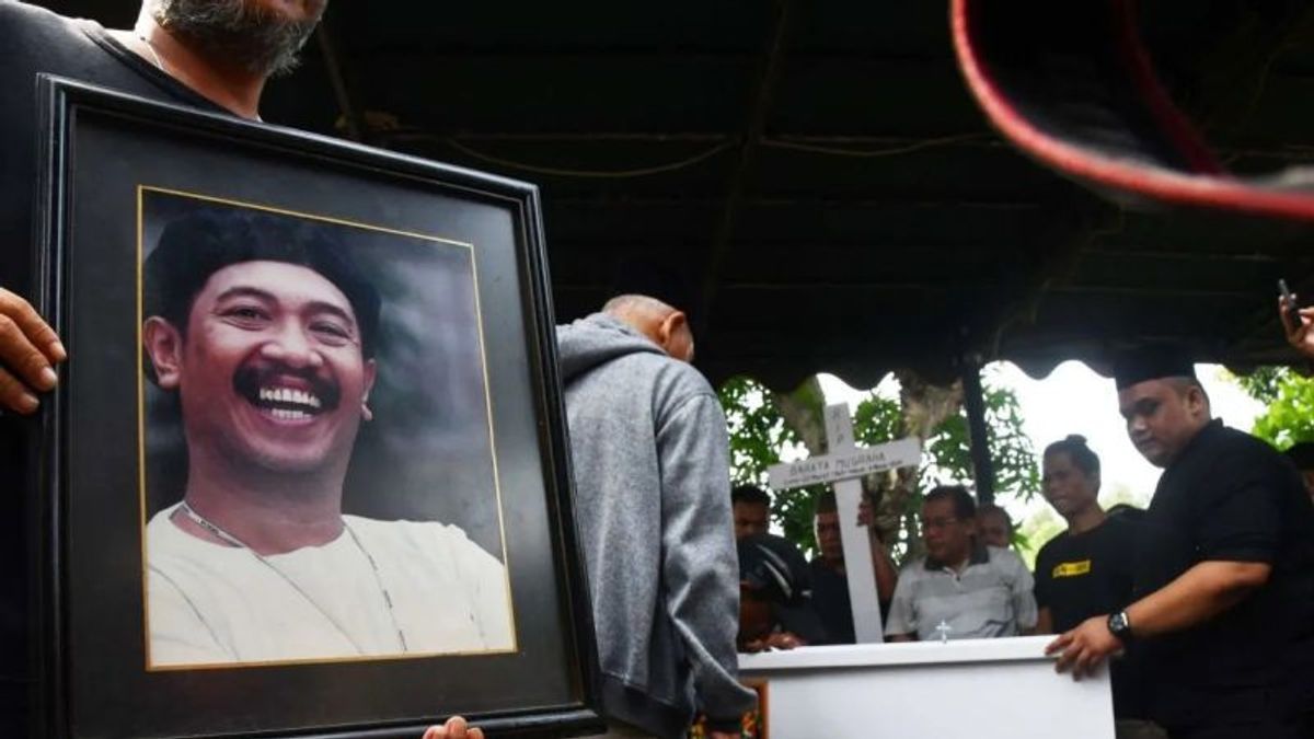 Family Fulfills Polo's Last Wish, Buried In Madiun