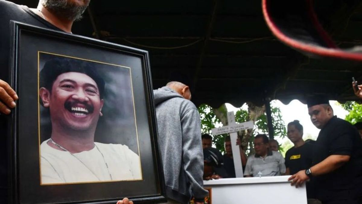 Keluarga Penuhi Keinginan Terakhir Polo, Dimakamkan di Madiun