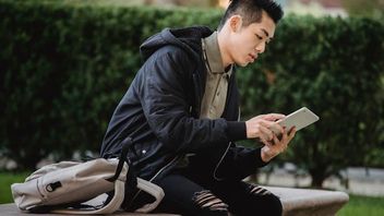 4 Manfaat Menjadi <i>Lifelong Learner</i> untuk Menjadi Pribadi Lebih Baik