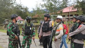 TNI-Polri Siaga Patroli Kota, KKB Targetkan Bunuh 19 Orang di Ilaga Papua