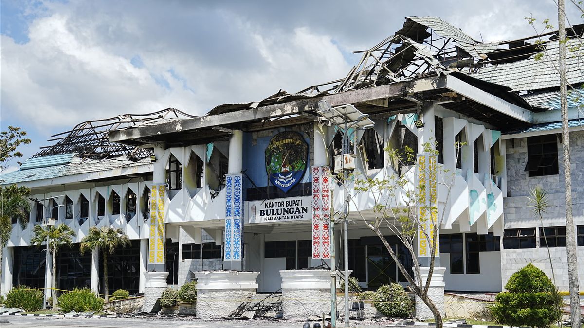 After the Fire at the Bulungan Regent's Office, the Deputy Governor met with Regent Syarwani