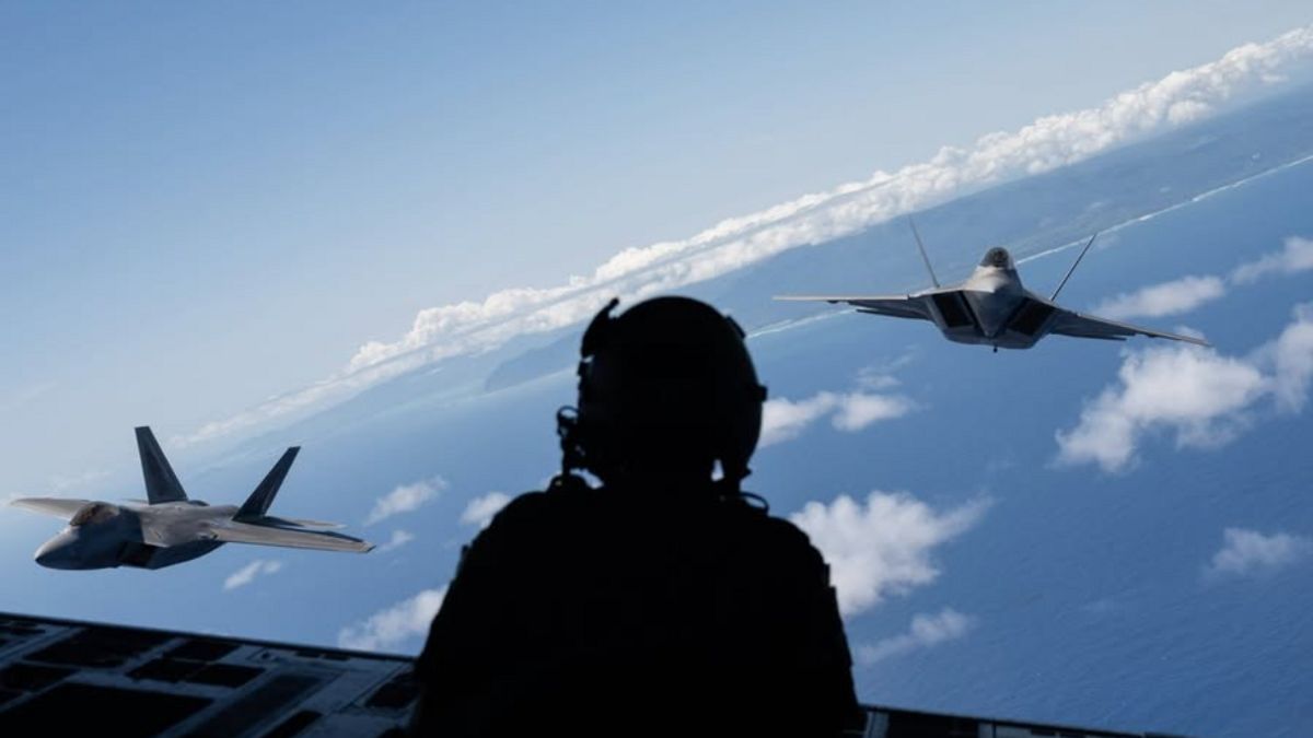 US Defense Minister Reminds Iran Fatal Consequences For Supporting Houthis