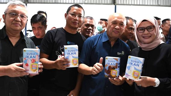 Teten Luncurkan Produk Susu Ikan Hasil Kemitraan Kemenkop UKM di Indramayu