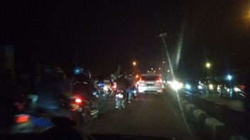 Pemudik Motor Padati Jalan Arteri hingga Jalur Pantura Karawang