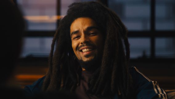 Kingsley Ben-Adir Tampil Perdana dalam Teaser Film <i>Bob Marley: One Love</i>