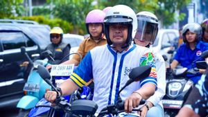 Bonceng Kahiyang, Bobby Nasution Naik Motor Listrik Daftar Pilgub Sumut