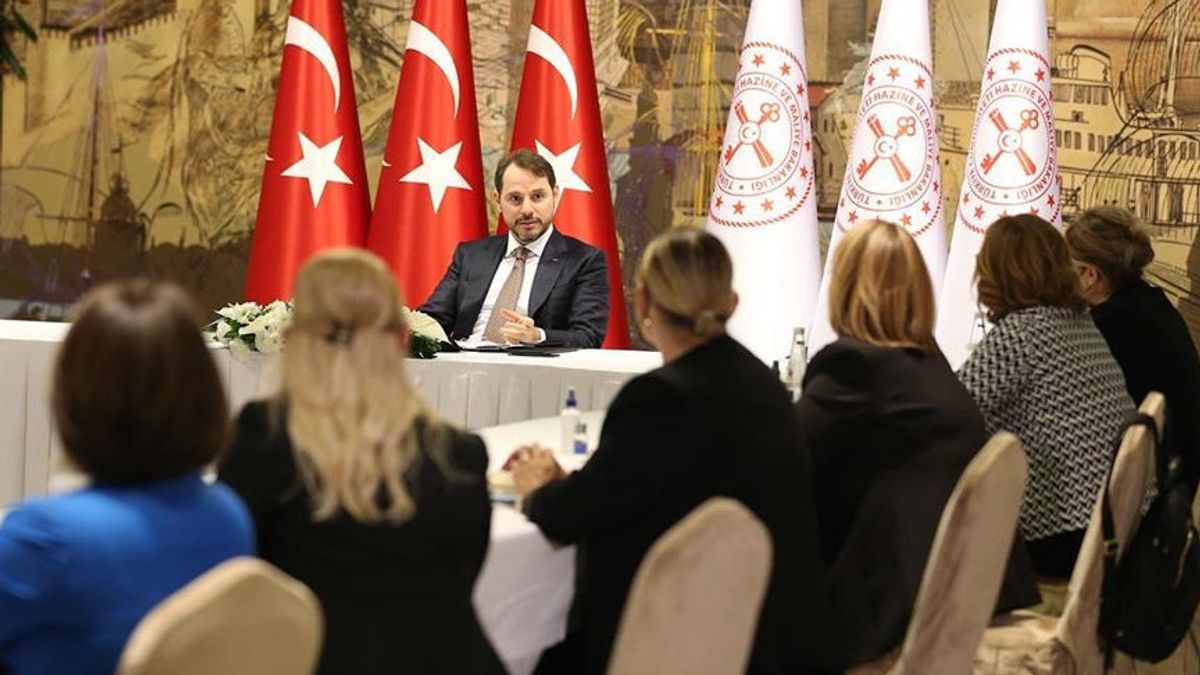 استقالة صهر أردوغان، بيرات البيرق، من منصبه كوزير للمالية التركية