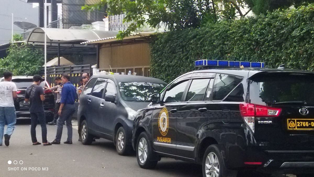 The Puslabfor Team And Inafis Bareskrim Polri Return To The Shooting Scene At Inspector General Ferdy Sambo's Official House