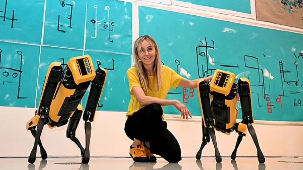 Des artistes polonais enseignent aux chiens du robot à peindre